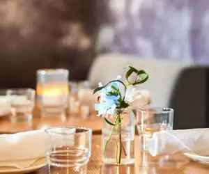 Lounge Dining, Cree Wine Company, Hampton NJ, Restaurant and Bar